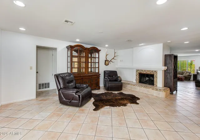 3rd image of 2236 E Cactus Wren Dr, Phoenix, AZ 85020 | MLS# 7032681