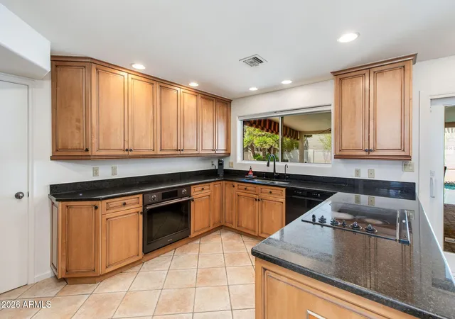 5th image of 2236 E Cactus Wren Dr, Phoenix, AZ 85020 | MLS# 7032681