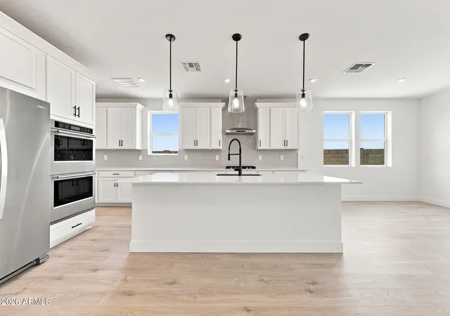 5th image of 2122 W Desert View Dr, Phoenix, AZ 85041 | MLS# 7032607