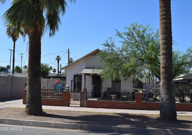 Homes for sale in Phoenix, AZ | 1021 E Taylor St, Phoenix, AZ 85006 | MLS# 7032747