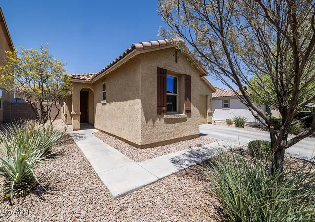 Photo 2 of Sale Pending at 4026 W Kirkland Ave, San Tan Valley, AZ 85144 | MLS# 7034387 | Listing updated on 2026-07-24