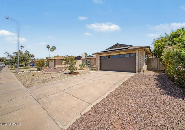3rd image of 814 E Chilton Dr, Tempe, AZ 85283 | MLS# 7032965
