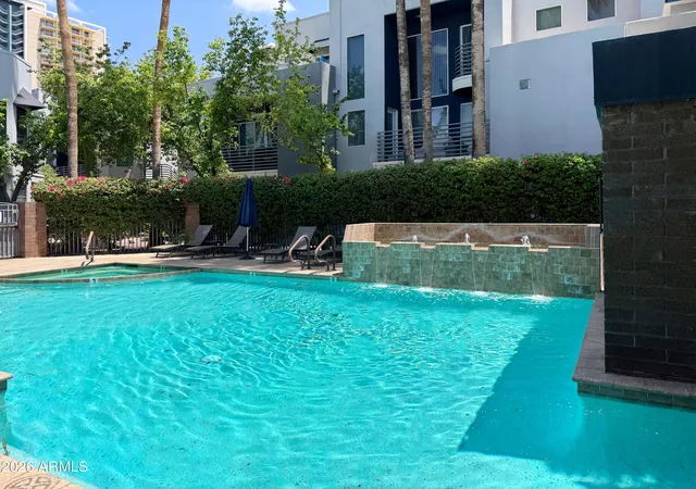 Listing Photo 2 - Condo for sale in building located at 3633 N 3Rd Ave, Phoenix, AZ 85013 - Unit #1027