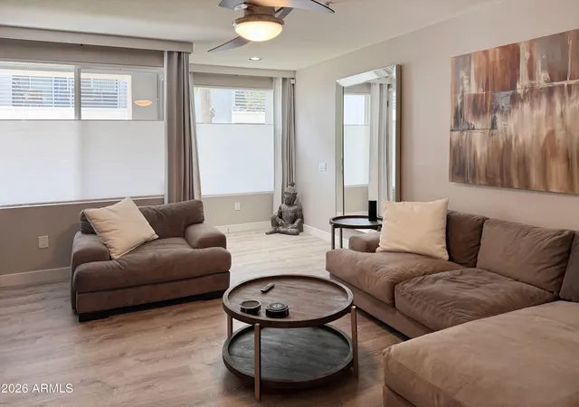 Listing Photo 4 - Condo for sale in building located at 3633 N 3Rd Ave, Phoenix, AZ 85013 - Unit #1027