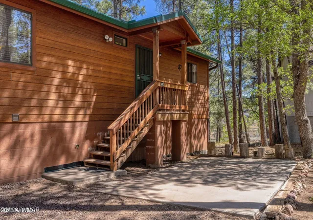Photo 3 of Single family home for sale at 563 Spruce Dr, Pinedale, AZ 85934 | MLS# 7033031 | Listing updated on 2026-06-15