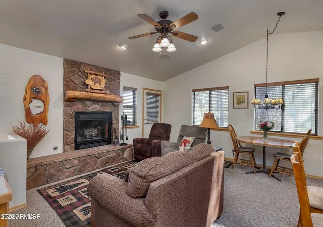 Photo 4 of Single family home for sale at 563 Spruce Dr, Pinedale, AZ 85934 | MLS# 7033031 | Listing updated on 2026-06-15