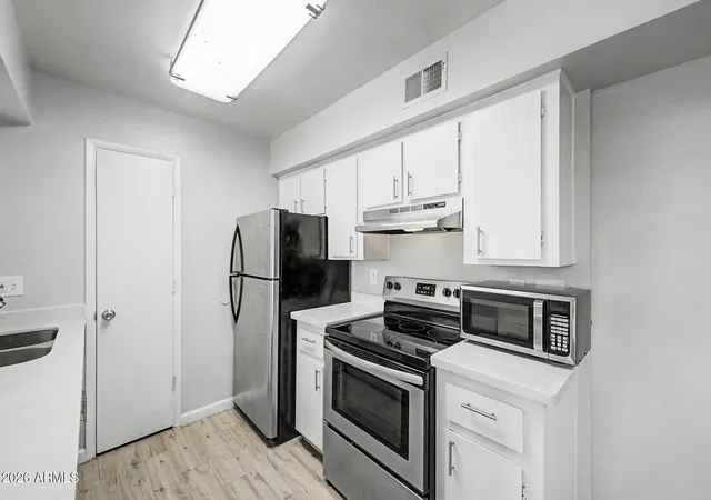 2nd image of 2625 E Indian School Rd #227, Phoenix, AZ 85016 | MLS# 7033256
