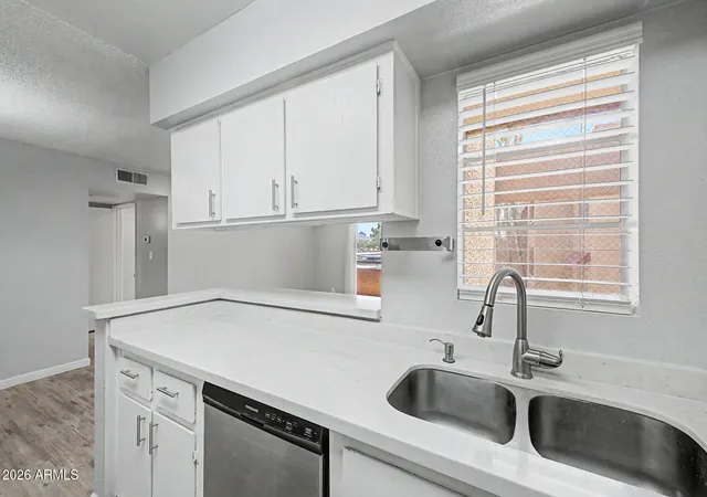 5th image of 2625 E Indian School Rd, Phoenix, AZ 85016