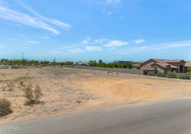 Photo 3 of Sale Pending at 10001 W Avenida Del Sol #1, Peoria, AZ 85383 | MLS# 7033716 | Listing updated on 2026-09-10