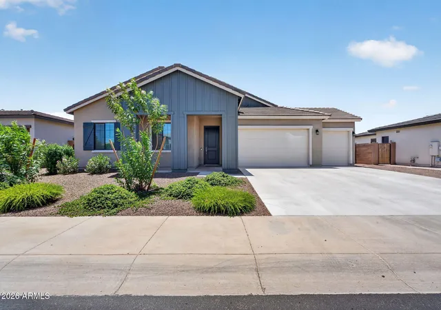 Photo 1 of Single family home for sale at 8025 W Gardenia Ave, Glendale, AZ 85303 | MLS# 7037094 | Listing updated on 2026-09-19