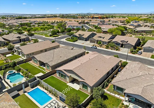 38th image of 1083 E Holland Park Dr, Gilbert, AZ 85297 | MLS# 7033491
