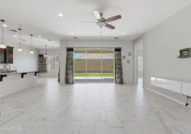 4th image of 1083 E Holland Park Dr, Gilbert, AZ 85297 | MLS# 7033491