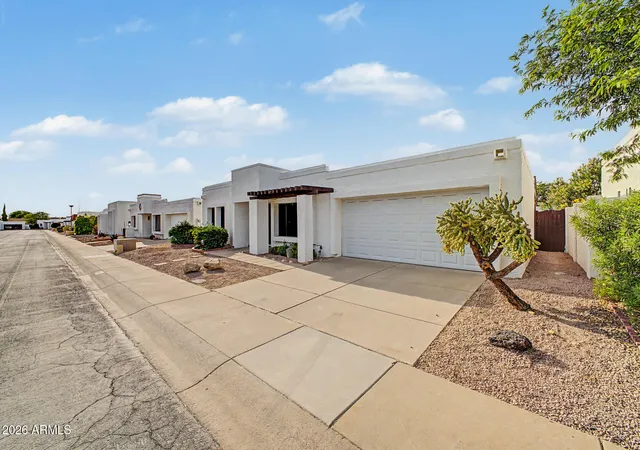 2nd image of 1014 E Villa Maria Dr, Phoenix, AZ 85022 | MLS# 7034407