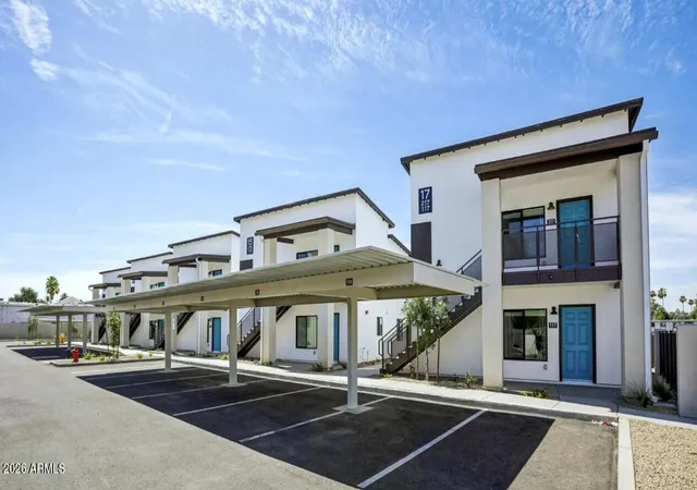 Photo 4 of Townhouse for sale at 6077 N 60th Avenue, Glendale, AZ 85301 | MLS# 7033508 | Listing updated on 2026-09-15