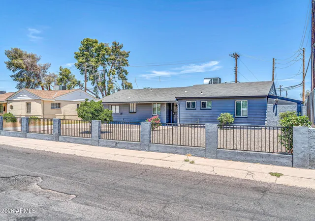 Photo 2 of Single family home for sale at 1214 W Highland Ave, Phoenix, AZ 85013 | MLS# 7036958 | Listing updated on 2026-08-04