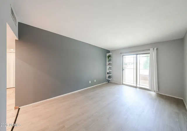 4th image of 357 E Thomas Rd, Phoenix, AZ 85012