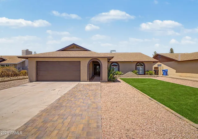1st image of 528 W Mohawk Ln, Phoenix, AZ 85027 | MLS# 7034951