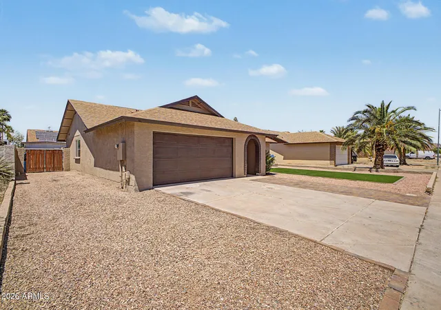 3rd image of 528 W Mohawk Ln, Phoenix, AZ 85027 | MLS# 7034951