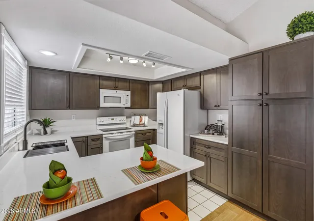 5th image of 8058 W Laurel Ln, Peoria, AZ 85345 | MLS# 7034550