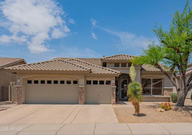 2nd image of 4374 E Lariat Ln, Phoenix, AZ 85050 | MLS# 7034703