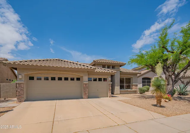 Photo 3 of Single family home for sale at 4374 E Lariat Ln, Phoenix, AZ 85050 | MLS# 7034703 | Listing updated on 2026-09-16