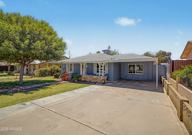 Homes for sale in Glendale, AZ | 6622 N 62nd Dr W, Glendale, AZ 85301 | MLS# 7034256