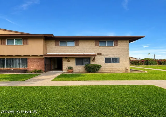 Photo 2 of Townhouse for sale at 6746 N 43rd Avenue, Glendale, AZ 85301 | MLS# 7036990 | Listing updated on 2026-09-03