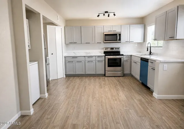 Photo 4 of Townhouse for sale at 6746 N 43rd Avenue, Glendale, AZ 85301 | MLS# 7036990 | Listing updated on 2026-09-03