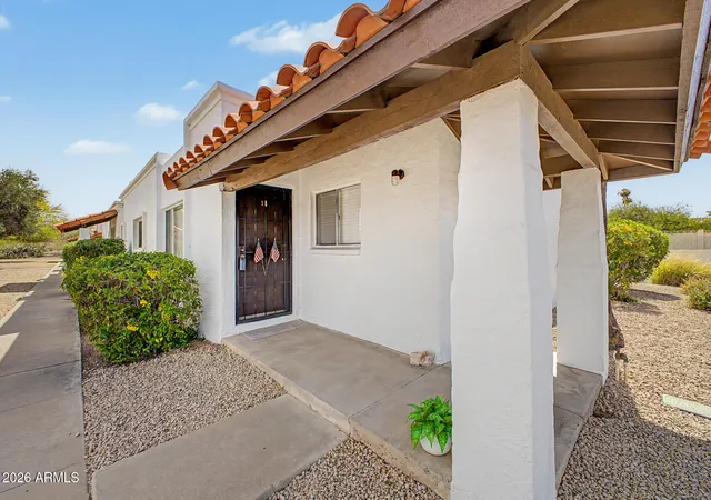 3rd image of 2021 E Tierra Buena Ln, Phoenix, AZ 85022