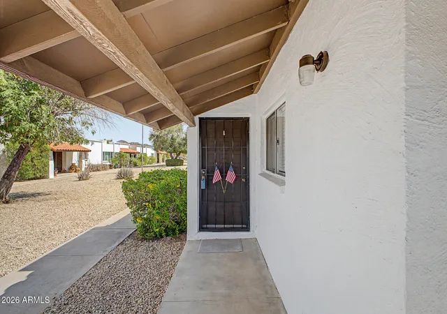 4th image of 2021 E Tierra Buena Ln, Phoenix, AZ 85022