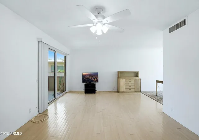 Photo 4 of House for sale at 500 W Clarendon Ave #D6, Phoenix, AZ 85013 | MLS# 7037477 | Listing updated on 2026-07-09