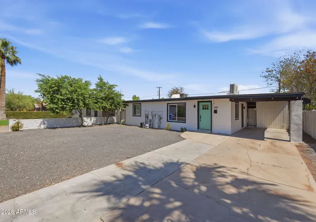 Photo 4 of Sale Pending at 2230 W Cambridge Ave, Phoenix, AZ 85009 | MLS# 7045840 | Listing updated on 2026-09-08