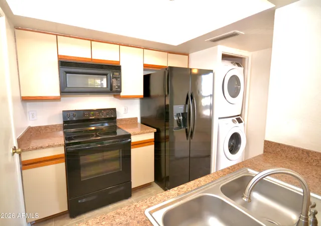 Homes for sale in Phoenix, AZ | 1333 E Morten Ave #210, Phoenix, AZ 85020 | MLS# 7038495