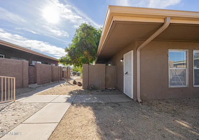 Homes for sale in Phoenix, AZ | 925 W Peoria Ave #29, Phoenix, AZ 85029 | MLS# 7034988