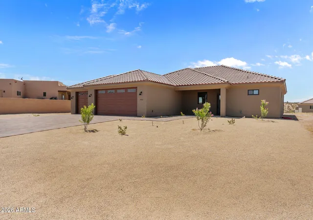 Photo 2 of Single family home for sale at 930 Via Marcia, Wickenburg, AZ 85390 | MLS# 7035717 | Listing updated on 2026-08-11