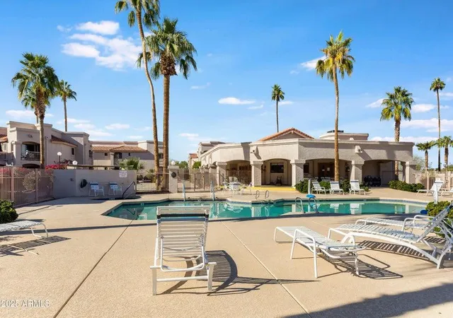 3rd image of 9151 W Greenway Rd #252, Peoria, AZ 85381 | MLS# 7035057