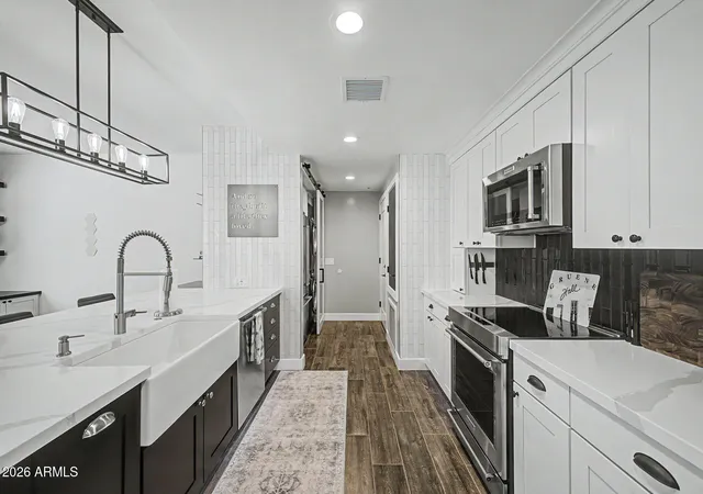 3rd image of 705 W Queen Creek Rd, Chandler, AZ 85248