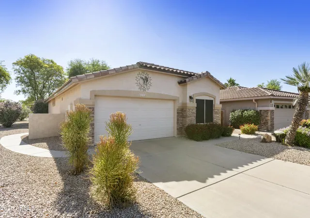Homes for sale in Gilbert, AZ | 5113 S Almond Ct, Gilbert, AZ 85298 | MLS# 7039311