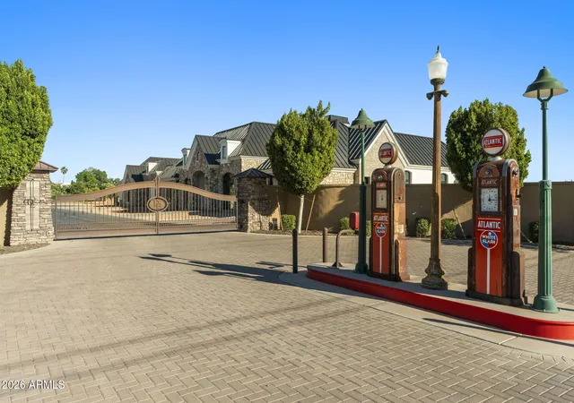 4th image of 3623 E Mallory Cir, Mesa, AZ 85213 | MLS# 7035504