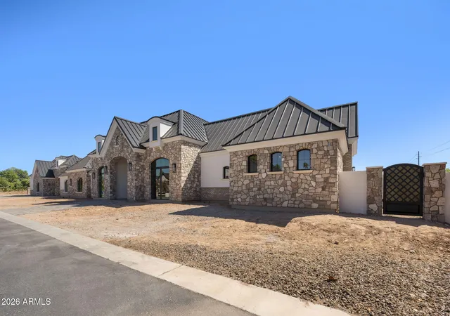 5th image of 3623 E Mallory Cir, Mesa, AZ 85213 | MLS# 7035504