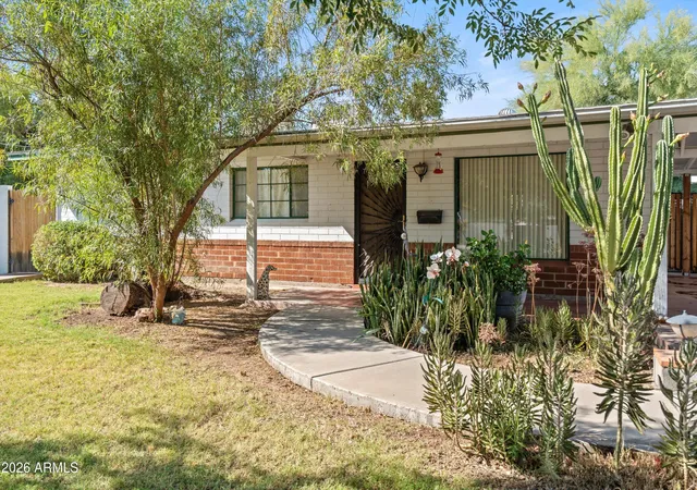 Photo 3 of Single family home for sale at 1130 E Colter St, Phoenix, AZ 85014 | MLS# 7037801 | Listing updated on 2026-09-15
