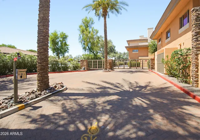 2nd image of 6940 E Cochise Rd, Paradise Valley, AZ 85253