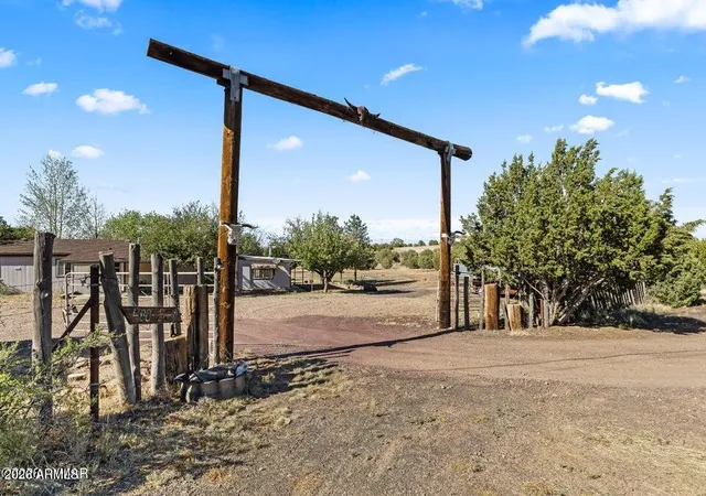 4th image of 480 Freedom Ln, Taylor, AZ 85939 | MLS# 7035876