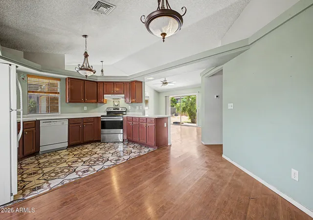 2nd image of 8126 W Columbine Dr, Peoria, AZ 85381 | MLS# 7036575