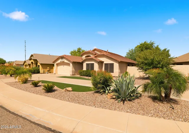 Photo 2 of Sale Pending at 3416 W Patrick Ln, Phoenix, AZ 85027 | MLS# 7061039 | Listing updated on 2026-09-01