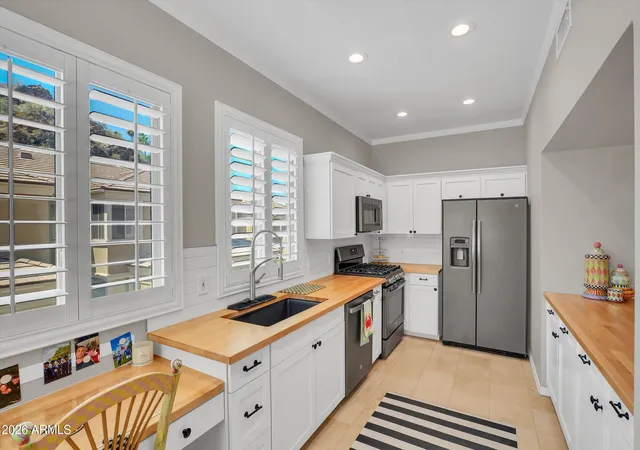 Listing Photo 5 - Condo for sale in building located at 7887 N 16Th St, Phoenix, AZ 85020 - Unit #211
