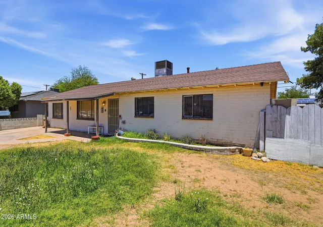 Photo 3 of Sale Pending at 4832 W Earll Dr, Phoenix, AZ 85031 | MLS# 7035952 | Listing updated on 2026-07-14
