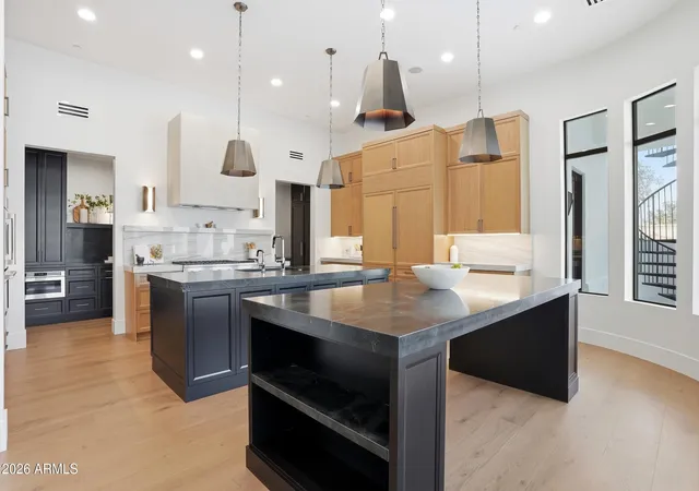 Photo 3 of Single family home for sale at 4935 E Berneil Dr, Paradise Valley, AZ 85253 | MLS# 7045225 | Listing updated on 2026-10-11