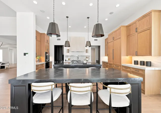 Photo 2 of Single family home for sale at 4935 E Berneil Dr, Paradise Valley, AZ 85253 | MLS# 7045225 | Listing updated on 2026-10-07