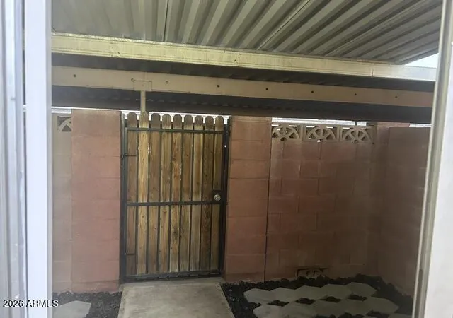 Photo 4 of Townhouse for sale at 6818 N 35th Avenue #E, Phoenix, AZ 85017 | MLS# 7039376 | Listing updated on 2026-09-17